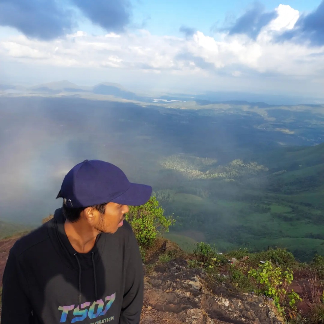 Professional Profile Picture - Vasanth, Software Engineer | Full Stack  & Backend Developer